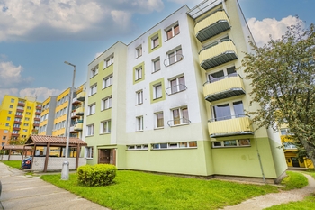 Budova. - Pronájem bytu 3+1 v osobním vlastnictví 67 m², Jindřichův Hradec