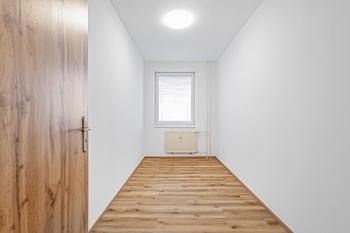 Druhá ložnice. - Pronájem bytu 3+1 v osobním vlastnictví 67 m², Jindřichův Hradec