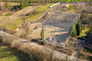 Pozemek má své osobité kouzlo - Prodej pozemku 1670 m², Hřebeč