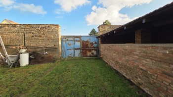 Prodej pozemku 1600 m², Poštovice