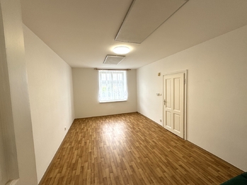 pokoj 1 - Prodej bytu 3+kk v osobním vlastnictví 83 m², Plzeň