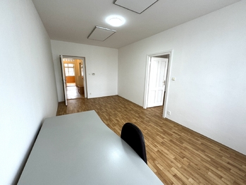 pokoj 2 - Prodej bytu 3+kk v osobním vlastnictví 83 m², Plzeň