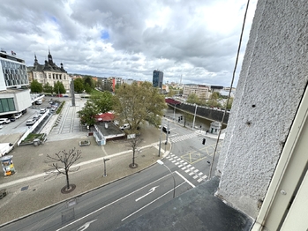 pohled z okna - Prodej bytu 3+kk v osobním vlastnictví 83 m², Plzeň