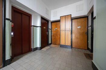 Vstup do bytu - Pronájem bytu 2+1 v osobním vlastnictví 78 m², Praha 5 - Malá Strana