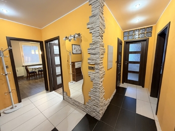 Pronájem bytu 2+1 v družstevním vlastnictví 75 m², Vsetín