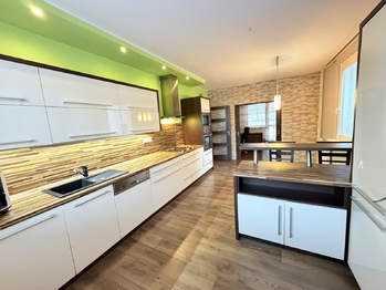 Pronájem bytu 2+1 v družstevním vlastnictví 75 m², Vsetín