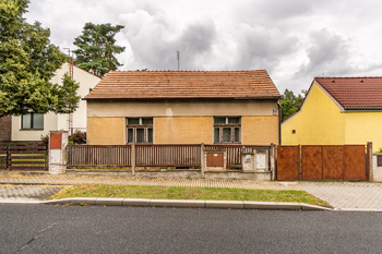 Prodej pozemku 663 m², Praha 4 - Kunratice