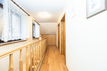 Pronájem domu 150 m², Mirošovice