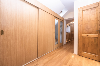 Pronájem domu 150 m², Mirošovice