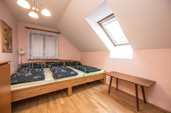 Pronájem domu 150 m², Mirošovice