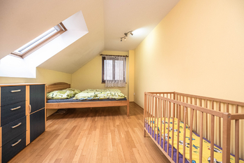 Pronájem domu 150 m², Mirošovice