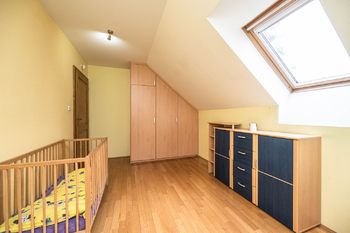 Pronájem domu 150 m², Mirošovice