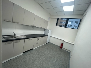 Pronájem kancelářských prostor 17 m², Praha 9 - Libeň
