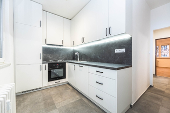 Pronájem bytu 3+1 v osobním vlastnictví 68 m², Praha 6 - Břevnov