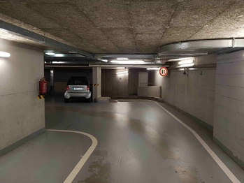 Pronájem garážového stání 18 m², Brno