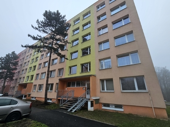 Pronájem bytu 1+kk v družstevním vlastnictví 33 m², Kladno