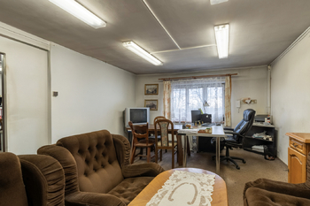 Prodej výrobních prostor 1500 m², Zákupy