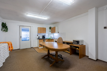 Prodej výrobních prostor 1500 m², Zákupy