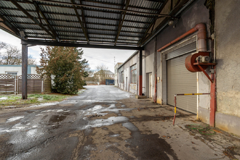 Prodej výrobních prostor 1500 m², Zákupy
