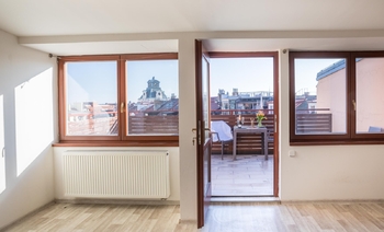 vstup na terasu  - Prodej bytu 2+kk v osobním vlastnictví 80 m², Praha 7 - Bubeneč