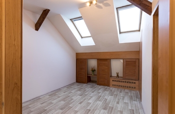 ložnice - Prodej bytu 2+kk v osobním vlastnictví 80 m², Praha 7 - Bubeneč