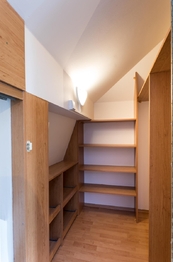 šatna - Prodej bytu 2+kk v osobním vlastnictví 80 m², Praha 7 - Bubeneč