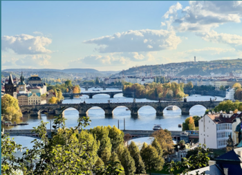 výhled z parku Letenské sady - Prodej bytu 2+kk v osobním vlastnictví 80 m², Praha 7 - Bubeneč