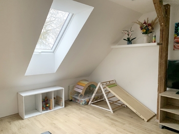 obývací pokoj v podkroví - Prodej domu 87 m², Velká Buková