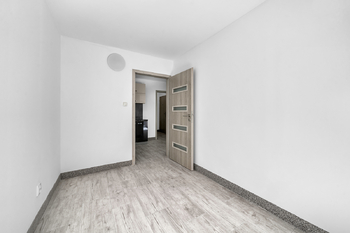 Pronájem bytu 2+1 v osobním vlastnictví 38 m², Milovice