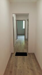 předsíň  - Pronájem bytu 3+1 v osobním vlastnictví 69 m², Rožnov pod Radhoštěm