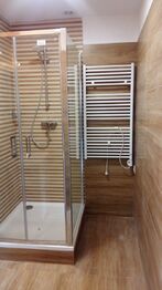 Sprchový kout - Pronájem bytu 3+1 v osobním vlastnictví 69 m², Rožnov pod Radhoštěm