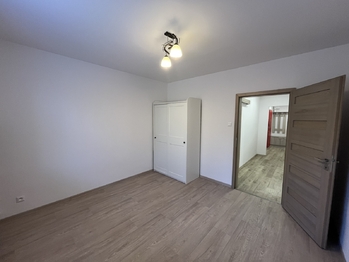Dětský pokoj - Pronájem bytu 3+1 v osobním vlastnictví 69 m², Rožnov pod Radhoštěm