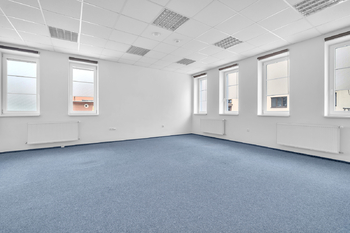Pronájem kancelářských prostor 170 m², Hradec Králové