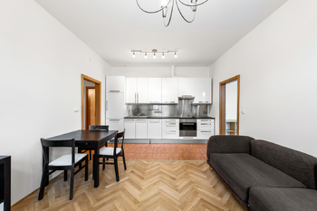 Prodej bytu 3+kk v osobním vlastnictví 82 m², Praha 6 - Dejvice