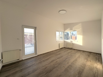 2. pokoj v patře - Pronájem domu 127 m², Praha 9 - Hloubětín