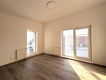 1. pokoj v patře - Pronájem domu 127 m², Praha 9 - Hloubětín