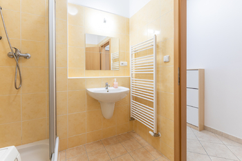 Pronájem bytu 1+kk v osobním vlastnictví 28 m², Praha 4 - Kunratice