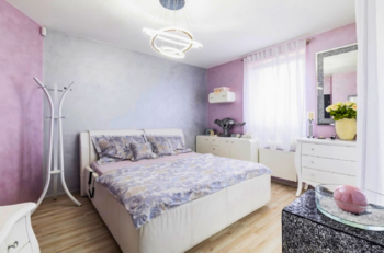 Ložnice v benátském štuku - Prodej bytu 3+kk v osobním vlastnictví 81 m², Praha 9 - Vysočany