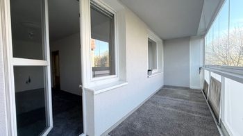 Lodžie - Pronájem bytu 3+1 v osobním vlastnictví 90 m², Praha 9 - Horní Počernice