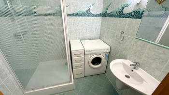 Koupelna - Pronájem bytu 3+1 v osobním vlastnictví 90 m², Praha 9 - Horní Počernice