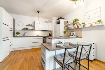 Prodej bytu 3+kk v osobním vlastnictví 152 m², Praha 10 - Dolní Měcholupy