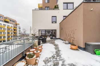 Prodej bytu 3+kk v osobním vlastnictví 152 m², Praha 10 - Dolní Měcholupy