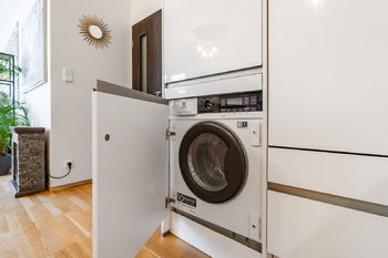 Prodej bytu 3+kk v osobním vlastnictví 152 m², Praha 10 - Dolní Měcholupy