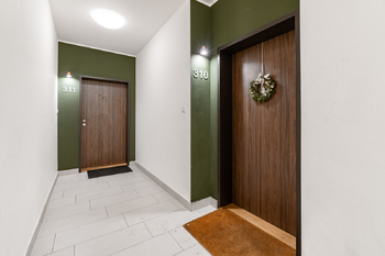 Prodej bytu 3+kk v osobním vlastnictví 152 m², Praha 10 - Dolní Měcholupy