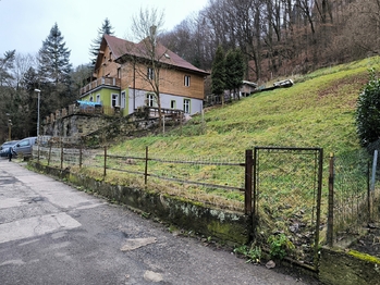 Prodej pozemku 1057 m², Děčín