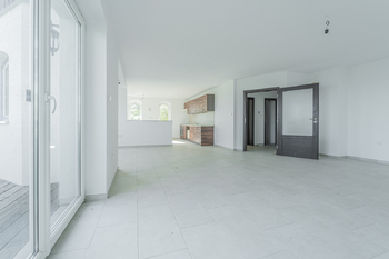 Prodej domu 191 m², Vinařice