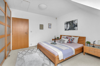 Prodej bytu 5+kk v osobním vlastnictví 278 m², Praha 10 - Dolní Měcholupy