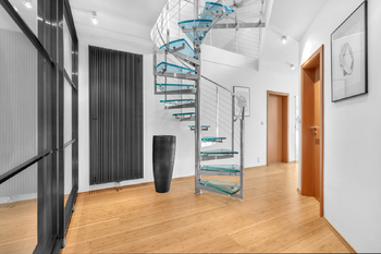 Prodej bytu 5+kk v osobním vlastnictví 278 m², Praha 10 - Dolní Měcholupy