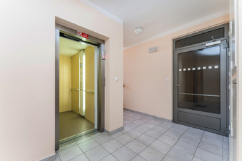 Prodej bytu 1+kk v osobním vlastnictví 38 m², Praha 5 - Jinonice