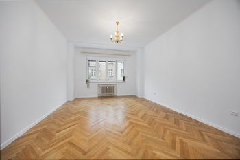 Obývací pokoj - Prodej bytu 2+1 v družstevním vlastnictví 66 m², Praha 10 - Vršovice